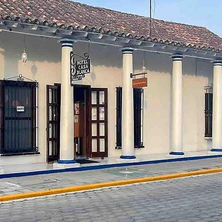 Hotel Casa Blanca Tlacotalpan Exterior photo