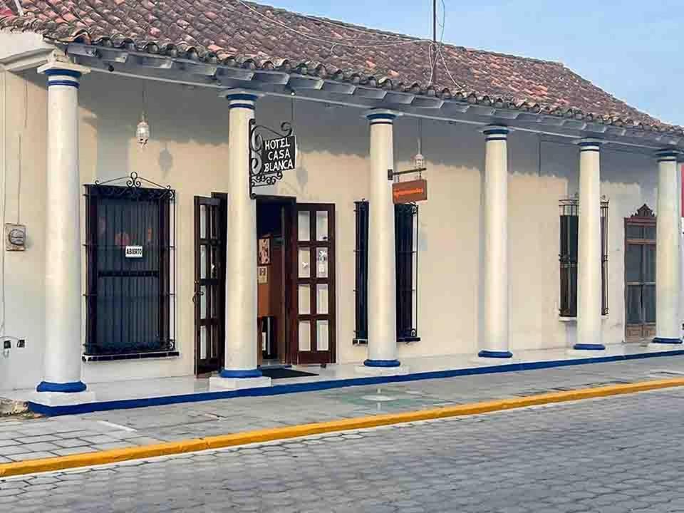 Hotel Casa Blanca Tlacotalpan Exterior photo